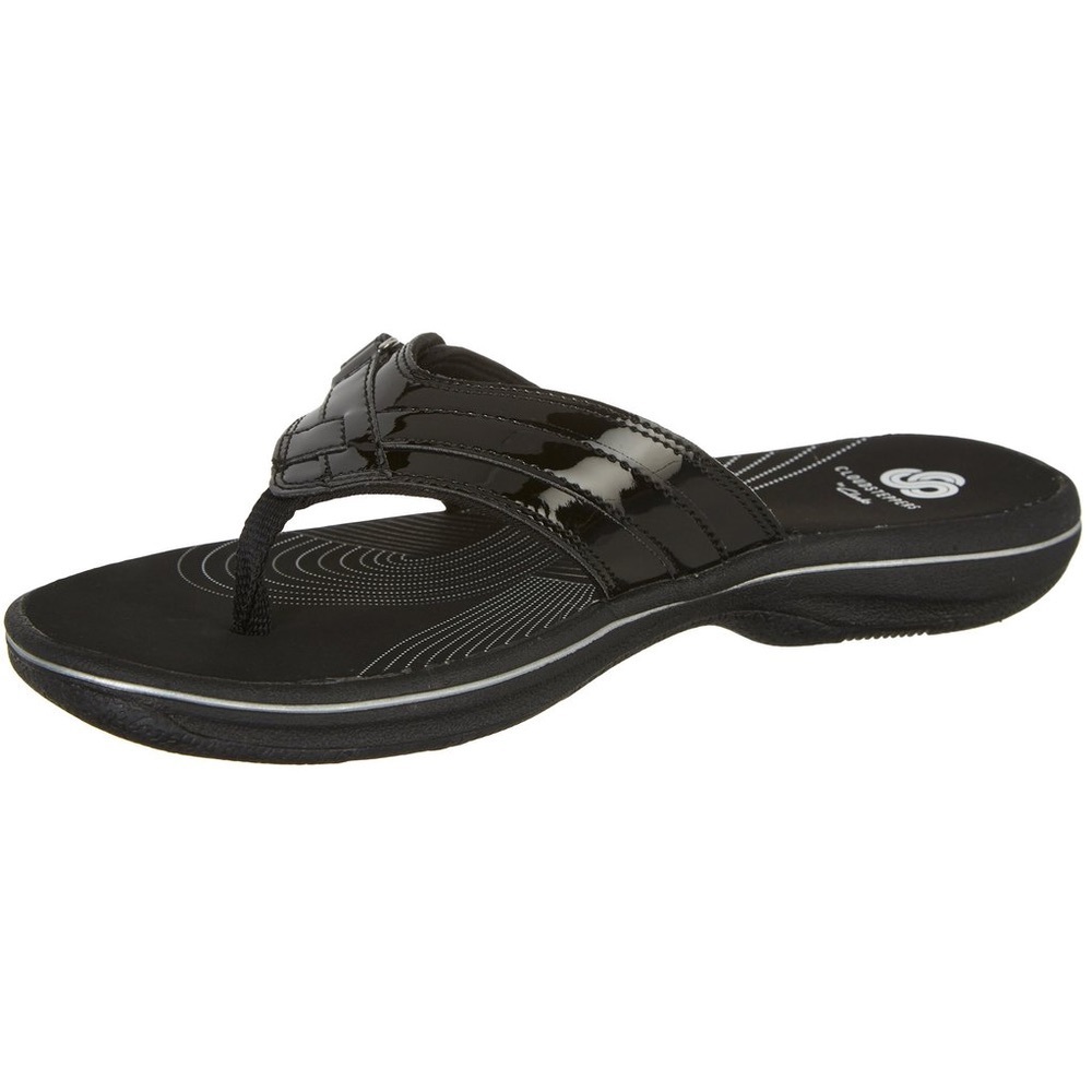 NWOT Clarks black patent cloudsteppers flip flops